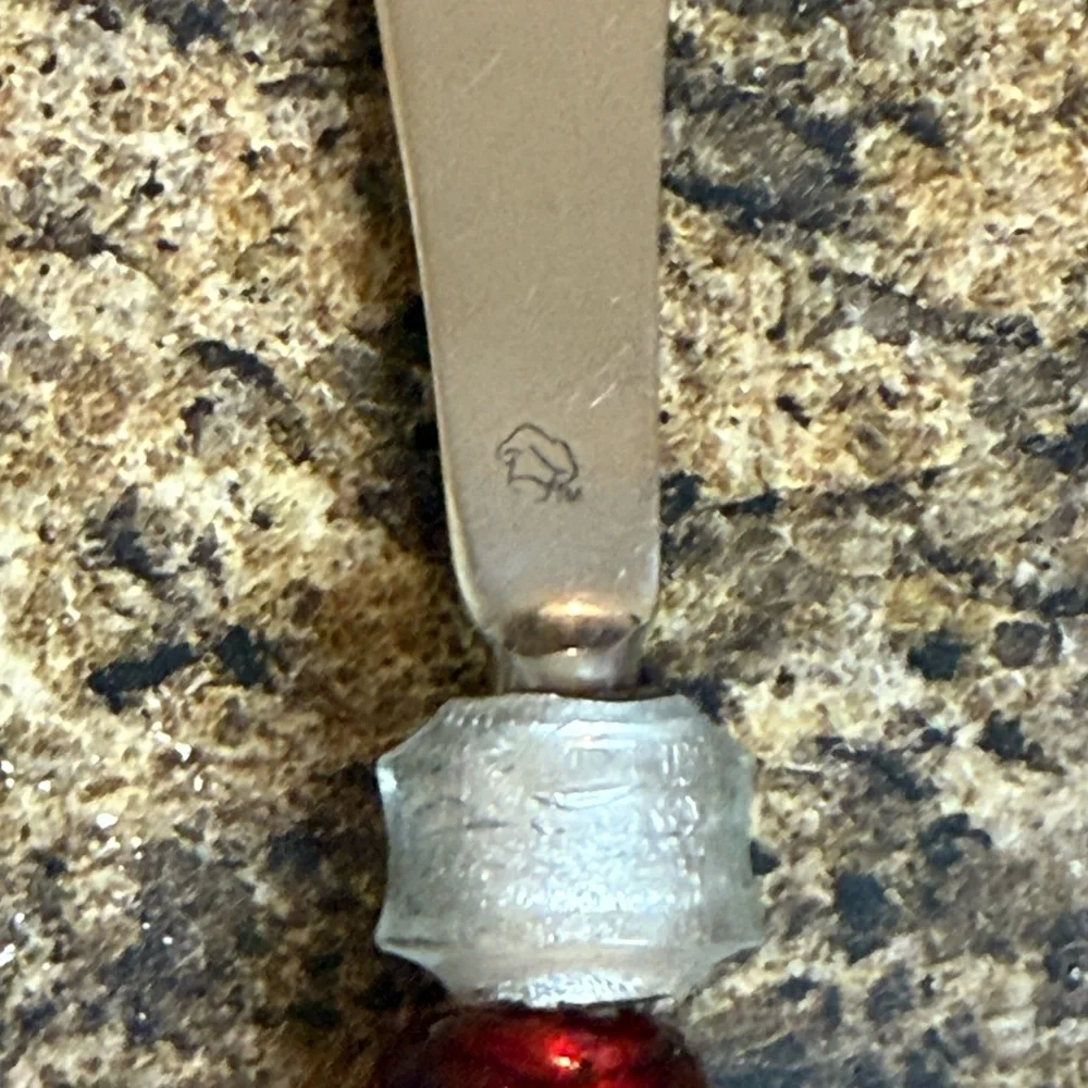 The Pampered Chef Red and Silver Spread Knife‎